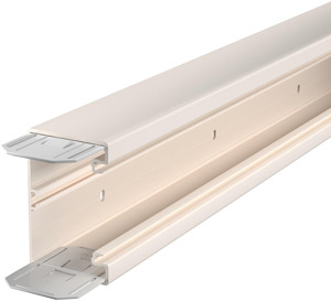 Geräteeinbaukanal 70x110x2000mm mit Bodenlochung cremeweiss