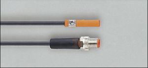 Zylindersensor mit AMR Zelle DC PNP Schliesser